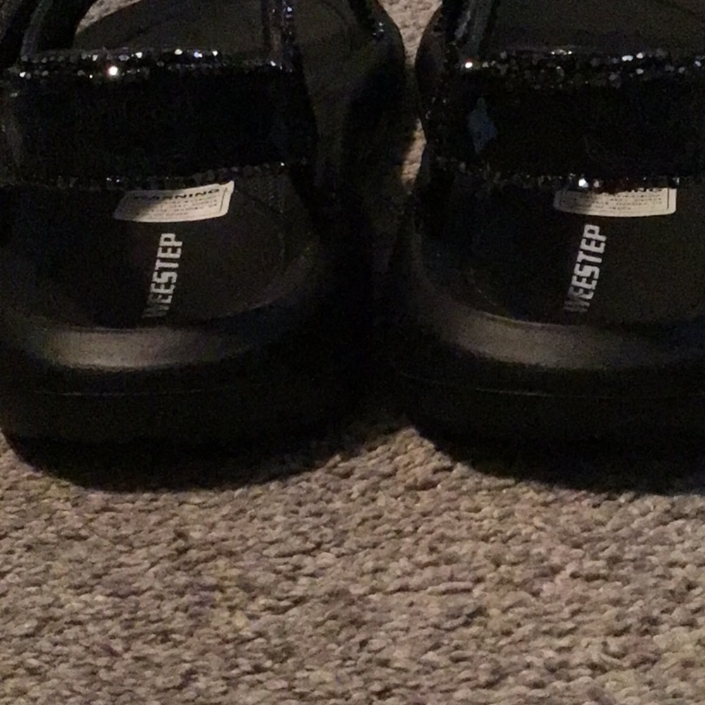 Sandals - Picture 3 of 4